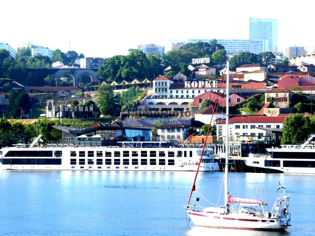 Terreno p/ contr. altura