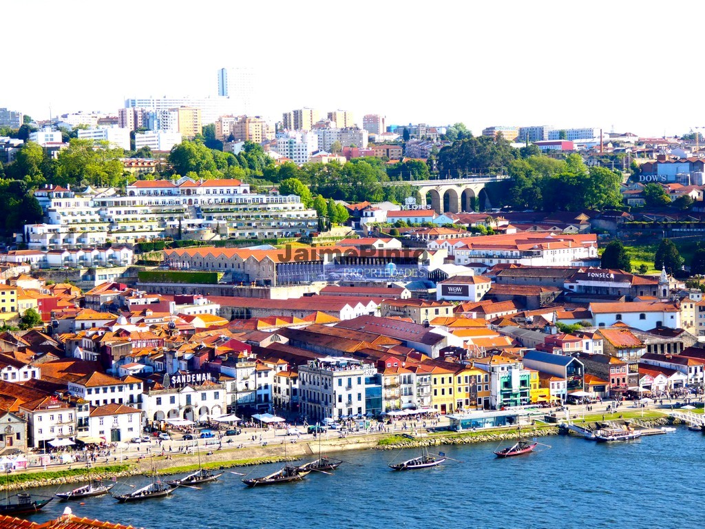 Terreno p/ contr. altura