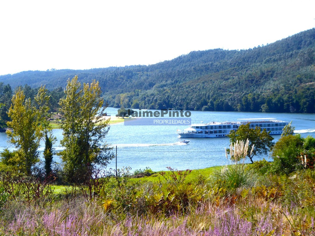 Terreno p/ contr. altura